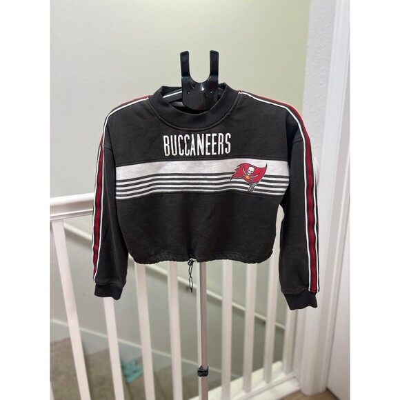 NFL Tops - NFL Tampa Bay Buccaneers Women’s Cropped Sweatshirt Size Small